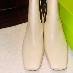 Sam Edelman’s leather short boots. Easy to slip on ivory, short boots, size 10